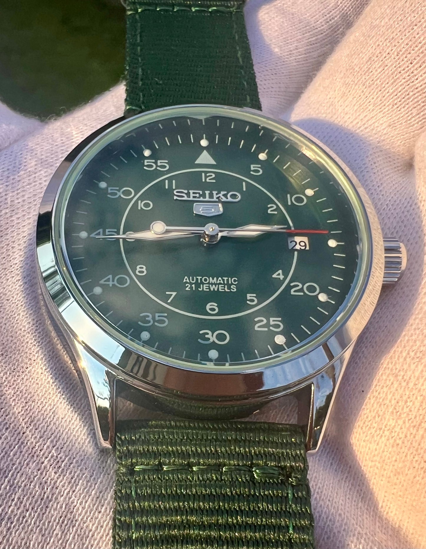 Seiko 5 Field Watch 40mm Automatic SNK809K2 Army Green NATO watch