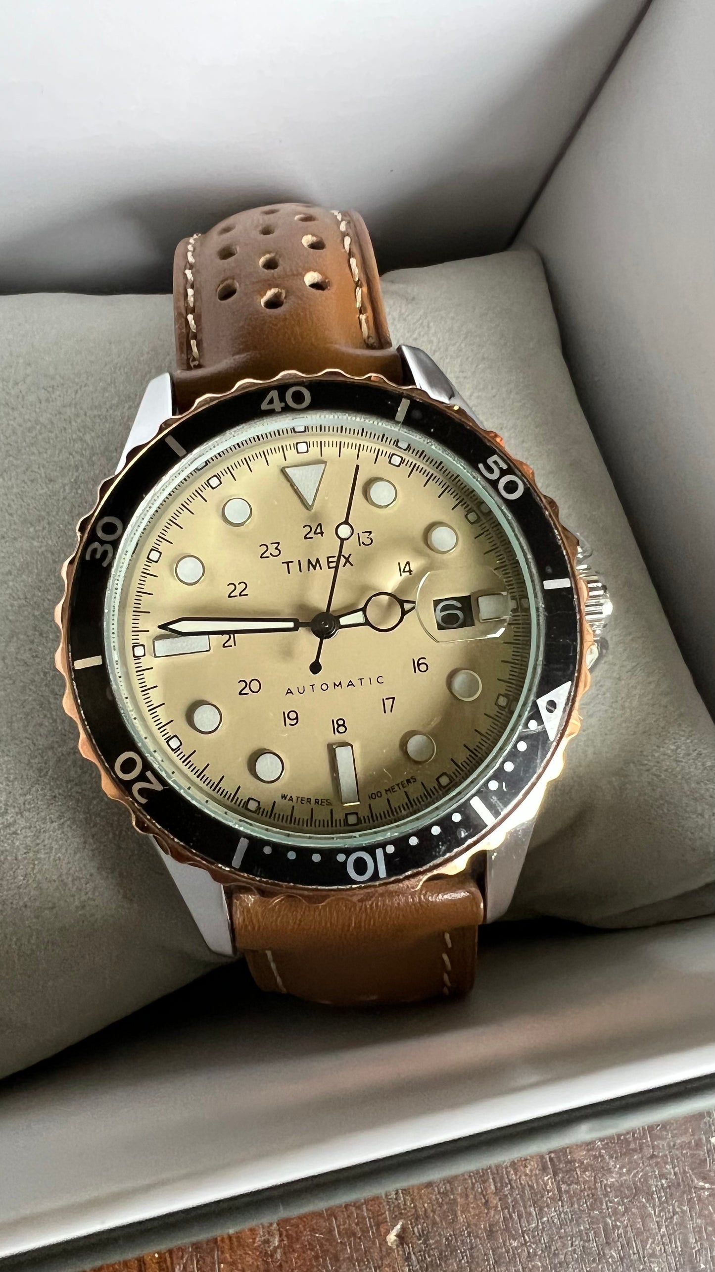 Timex Diver Tan/Brown dial Leather strap Automatic Movement 41mm Watch