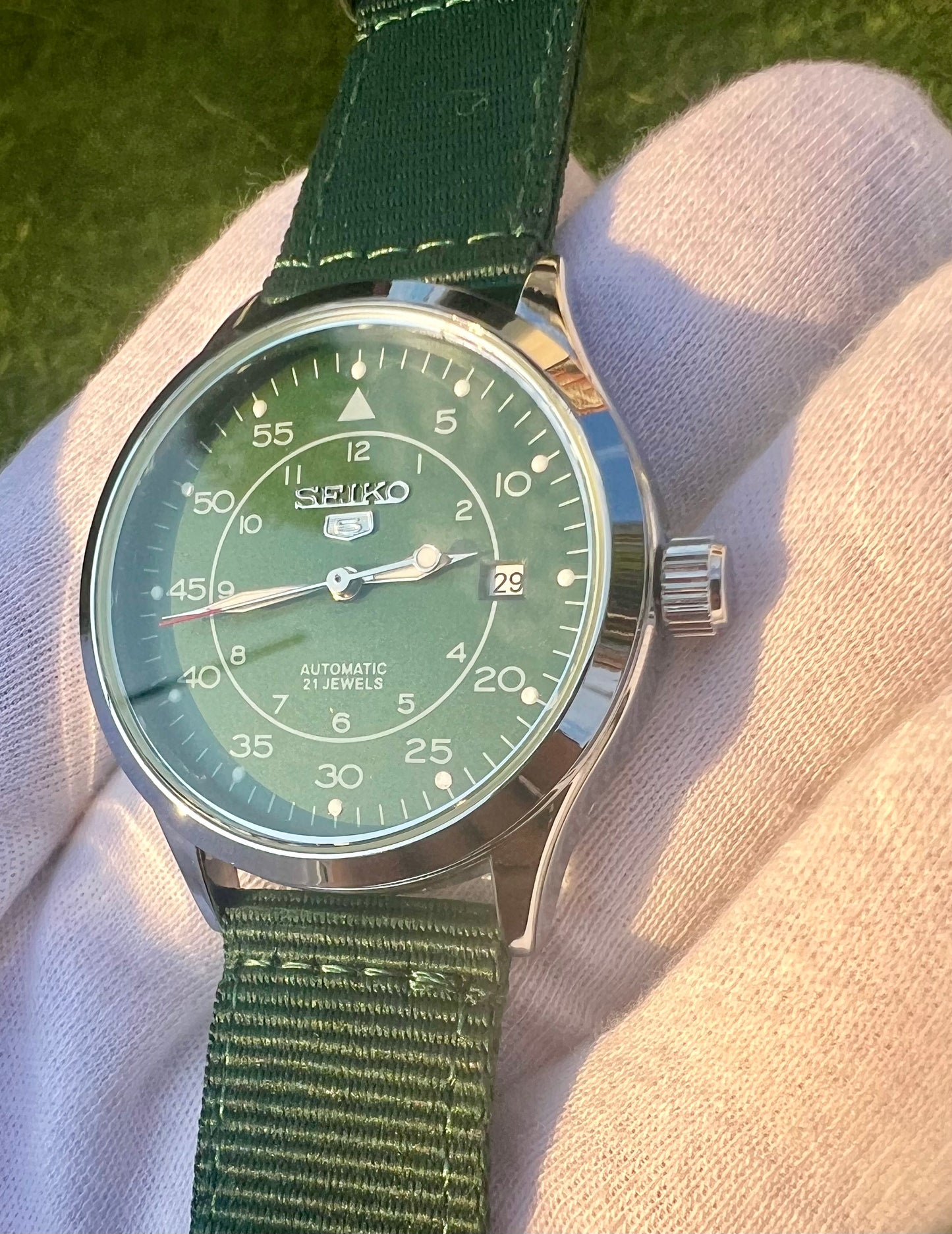 Seiko 5 Field Watch 40mm Automatic SNK809K2 Army Green NATO watch