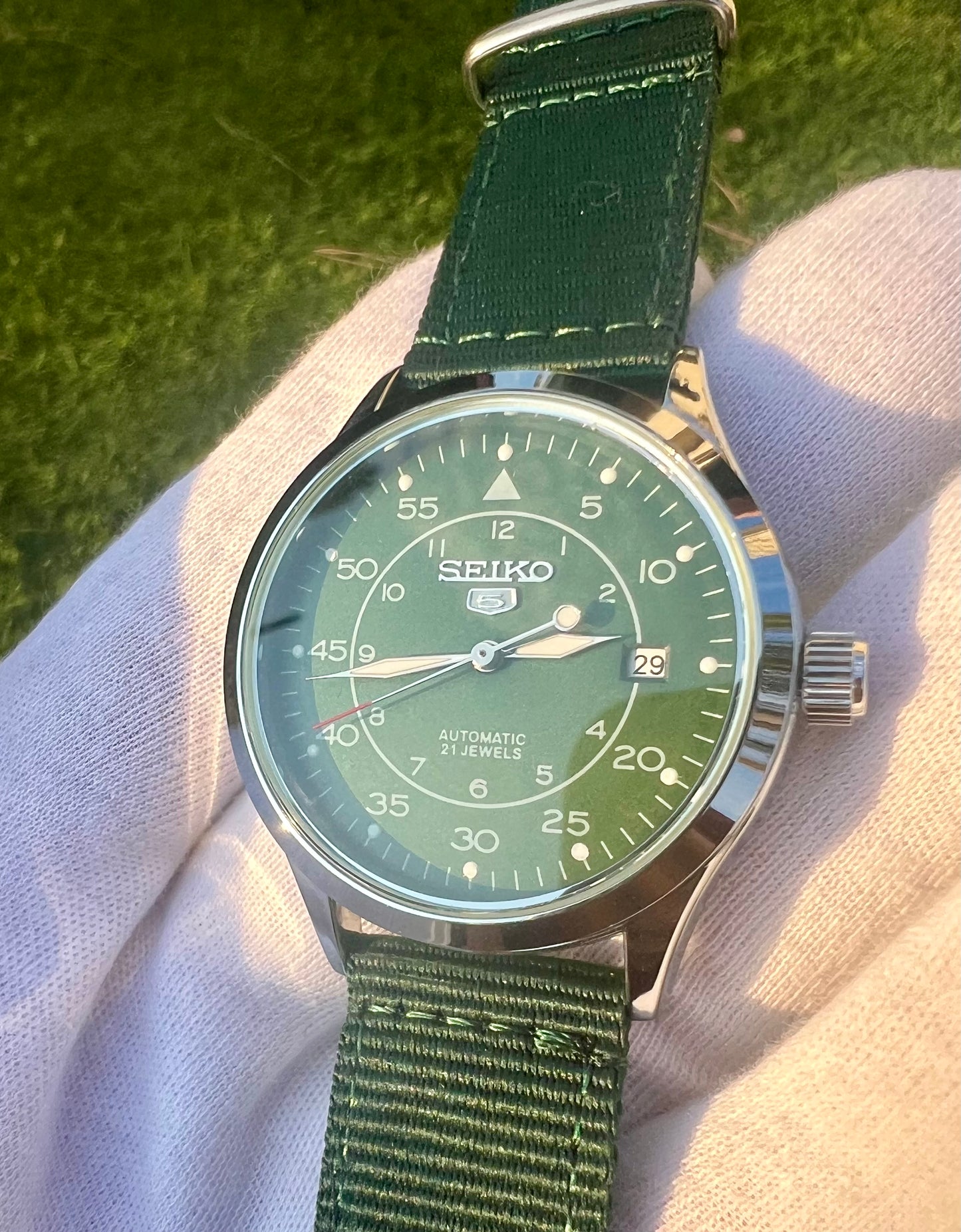Seiko 5 Field Watch 40mm Automatic SNK809K2 Army Green NATO watch