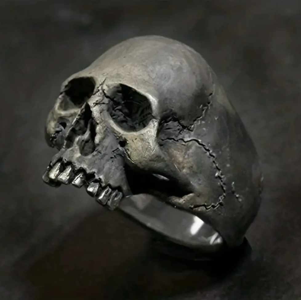 Skull ring