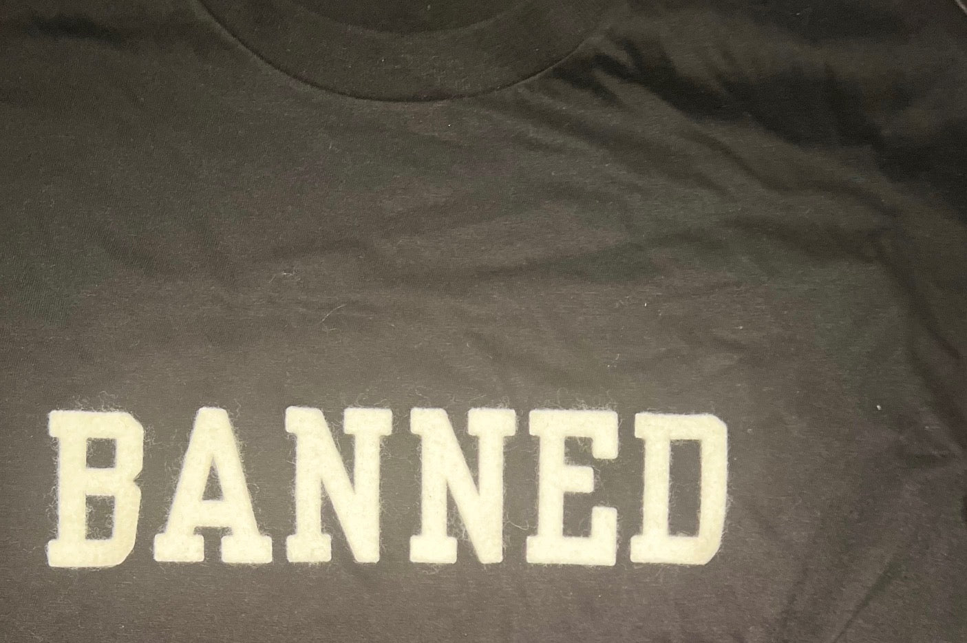 BANNED "COLLEGE" Felt Letters S/S T-Shirt